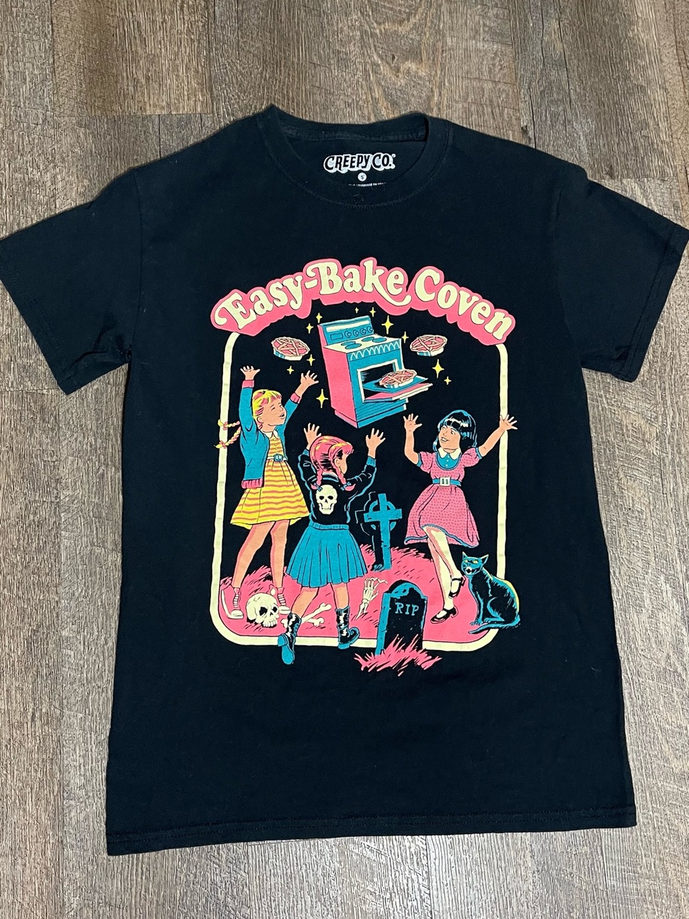 Creepy Co. "Easy-Bake Coven" Black Graphic Tee Sz Small